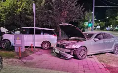 На перекрестке в Алматы произошли два ДТП