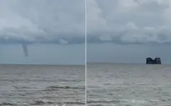 Смерчи заметили у побережья Каспийского моря