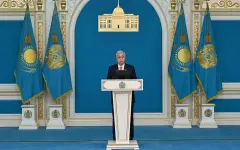 Токаев поздравил казахстанцев с Днем труда