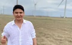 Казахстанский певец устроил пьяный дебош на борту самолета