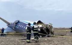 Путин на встрече с Алиевым рассказал о причинах крушения самолета AZAL