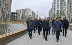Президент Токаев осмотрел новый пешеходный бульвар в Астане