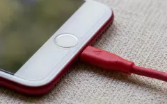 Чем опасны неоригинальные зарядки для смартфонов