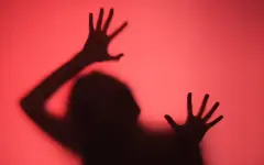 Родители 27 лет держали дочь в заточении