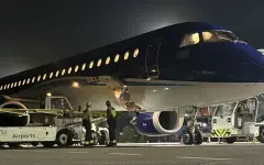 Самолет AZAL подал сигнал бедствия