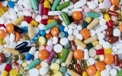 Врач объяснил, почему опасно пить антибиотики просто так