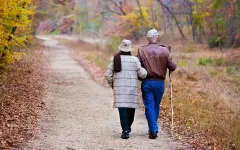Жительница США впервые вышла замуж в 76 лет и рассказала об особенностях позднего брака