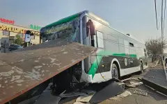На барахолке в Алматы автобус снес остановку: пострадали пешеход и ребенок