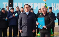 В Кокшетау состоялась церемония поднятия Государственного флага в честь Дня Республики