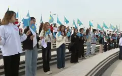 Церемония поднятия Государственного флага в Шымкенте