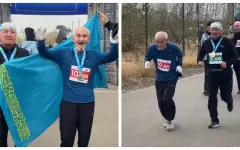 82-летний бегун поразил своей выносливостью на марафоне в Астане