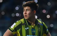 Дастан Сатпаев трогательно поздравил маму после матча «Кайрат» – «Астана»