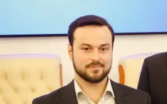 Российский депутат взял в помощники собственную мать