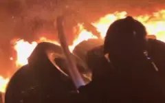 Крупный пожар с  автомобильными шинами тушили в Темиртау