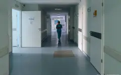 В Таразе мужчина умер, пока врачи требовали деньги