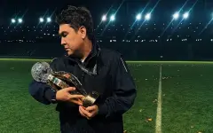 Азамат Мусагалиев опубликовал фотографию с необычным первенцем