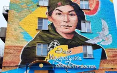 Портрет Алии украсил набережную