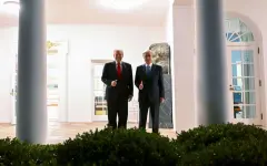 Глава Белого дома показал Президенту Казахстана, как идёт строительство бального зала