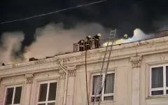 Сильный пожар в историческом здании в центре Алматы удалось потушить