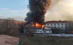 Пожар на территории детского дома тушат в Алматы