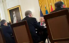 СМИ заметили, что Мирзиёев и Бердымухамедов разговаривали с Трампом на русском языке