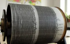 Японию могут накрыть мощные цунами после сильного землетрясения у побережья