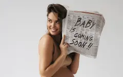 Агата Муцениеце поразила поклонников беременной фотосессией