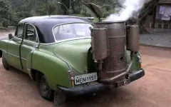 В Бразилии обнаружили необычный автомобиль на дровах