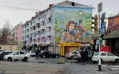 В Усть-Каменогорске обновляют фасады многоэтажек