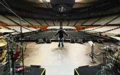 Димаш показал, как отдохнул после сольного концерта в Испании