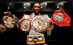 У лучшего боксера мира без боя забрали титул чемпиона WBC