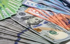 Доллар впервые с марта опустился ниже 500 тенге: что происходит с нацвалютой
