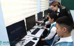 В школах Алматы проходит образовательный проект по финансовой безопасности Qarzhy Saqshysy