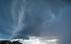 Сильный ветер обрушил водонапорную башню в ЗКО: село оказалось отрезанным от мира