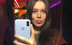 Россия просит Казахстан выдать активистку Юлию Емельянову