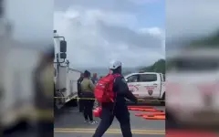 Школьный автобус сорвался со скалы: 17 жертв