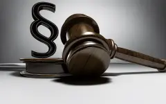 Конституционность ограничения доступа супругов к банковской тайне проверят в КС