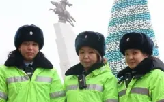 Тысяча милиционеров Кыргызстана следили за порядком при зажжении главной елки страны