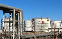 Резкий запах нефти накрыл Актау: жители бьют тревогу