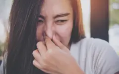 Жители Актау массово жалуются на химический запах