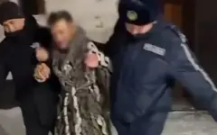 Пять человек спасли из задымленного дома в ВКО