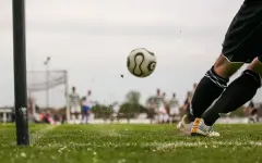 Трагедия на поле: португальский футболист упал замертво во время игры