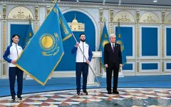Президент РК вручил Государственный флаг олимпийским знаменосцам