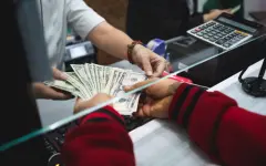 Доллар вновь подешевел в Казахстане