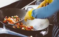 Повар в Костанае обманул заказчиков и полиция завела уголовное дело