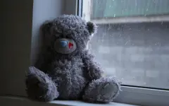 Женщина выбросила двоих детей из окна в Таразе