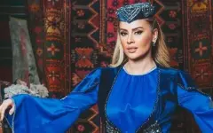 Роза Зергерли дважды за день собрала толпу поклонников на площади в Алматы