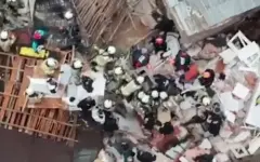 Трагедия в Стамбуле: под завалами остаются люди