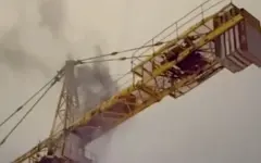 Башенный кран загорелся в Алматы – инцидент попал на видео