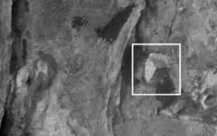 На двадцатилетних снимках Марса заметили египетскую пирамиду